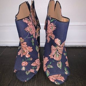 Qupid floral heels